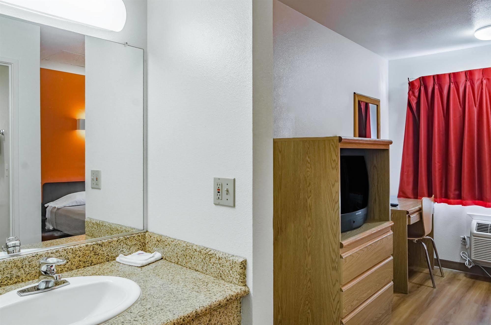 Motel 6-Portland, Or - Gresham Bagian luar foto