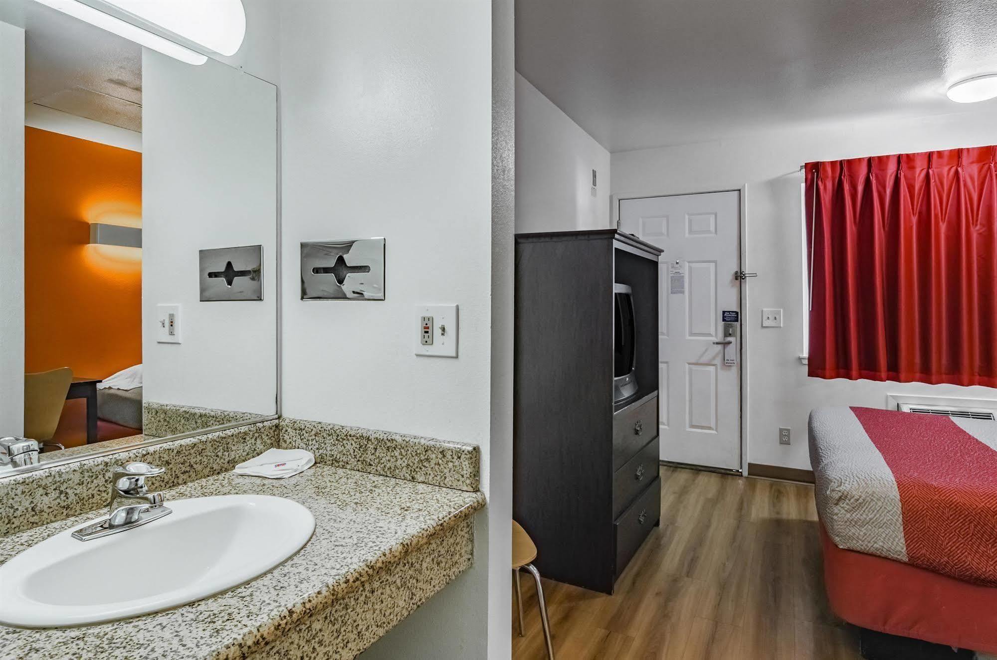 Motel 6-Portland, Or - Gresham Bagian luar foto